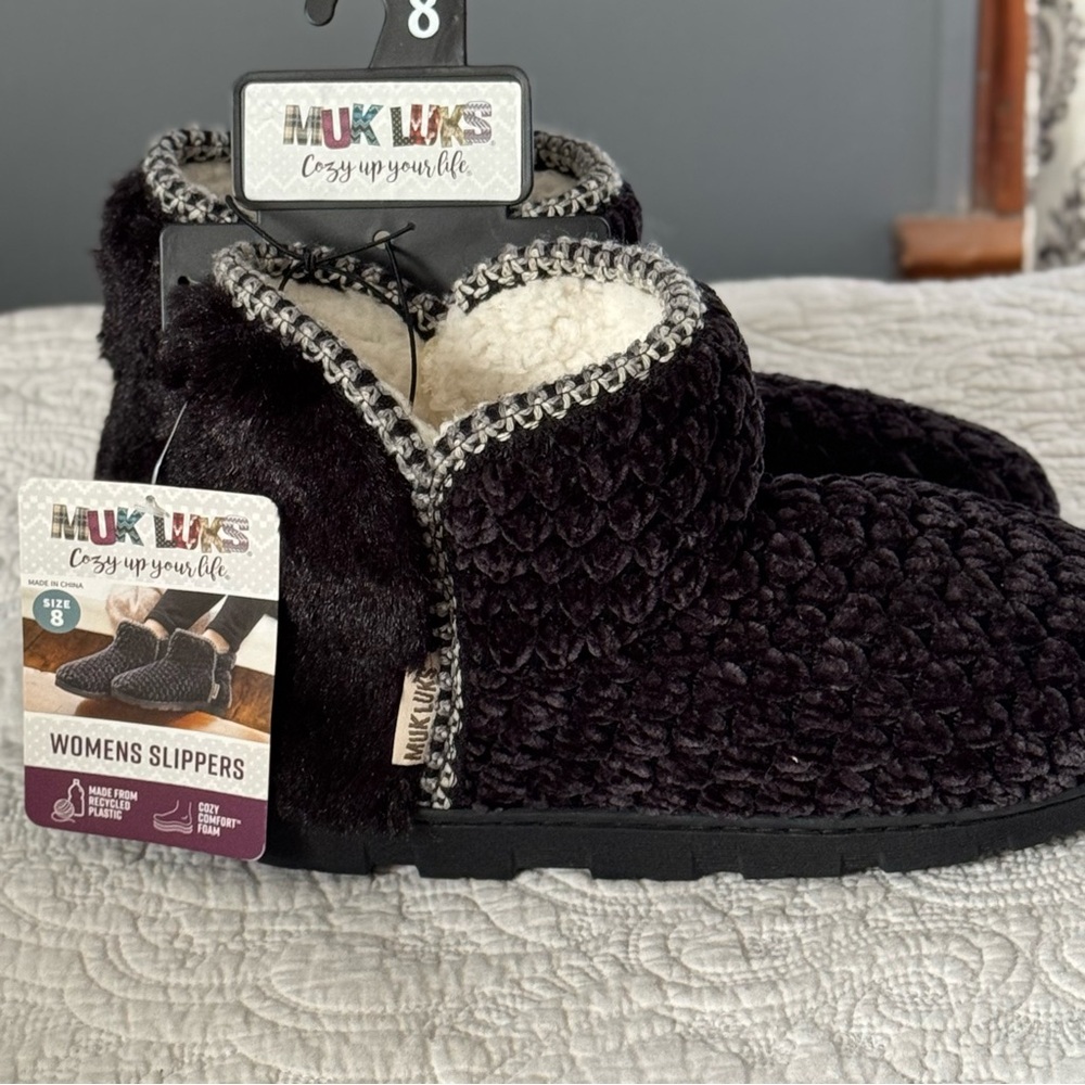 Muk Luks Women's Dark Slippers with Cream Lining